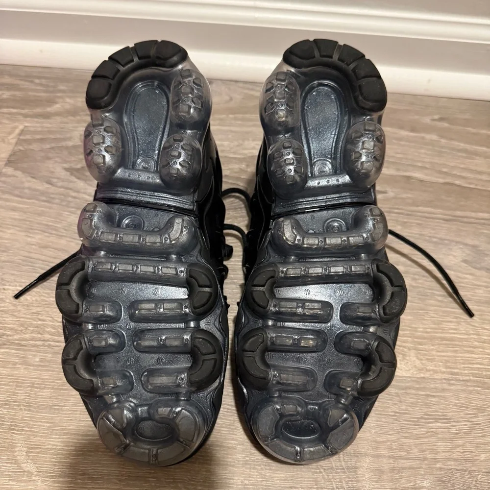 Nike Air VaporMax Plus SE - Picture 13 of 16
